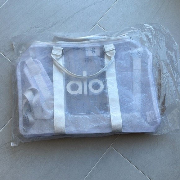 ALO SHEER DUFFLE Bag BNWT - Picture 2 of 9